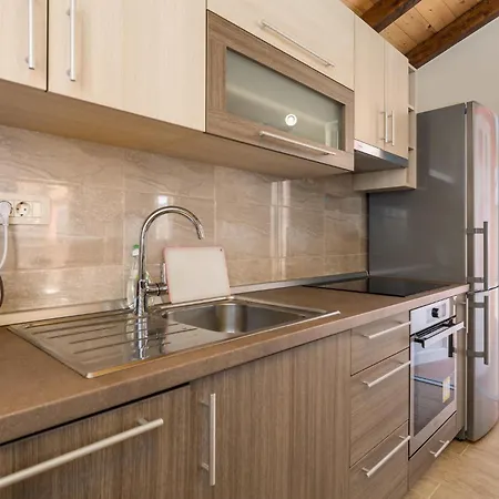 Holiday home Beautiful In With Jacuzzi
