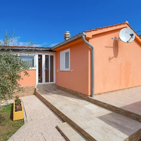 1 Bedroom Lovely In * Mundanije