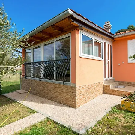 1 Bedroom Lovely In