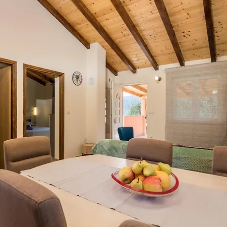 1 Bedroom Lovely In Mundanije