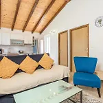 Ferienhaus 1 Bedroom Lovely In Mundanije