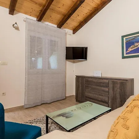 1 Bedroom Lovely In Prázdninový dům